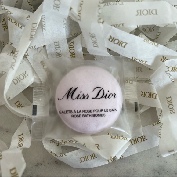 Dior Lovers Gift! Mini Dior Addict Lip Max 001 and Miss Dior Bath Bomb - NWT - Picture 10 of 12